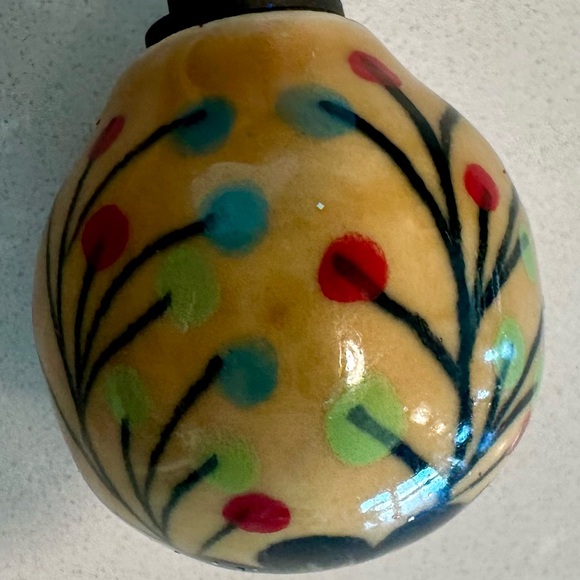 Pier 1 Knobs Porcelain Cabinet Drawer Knobs - Picture 7 of 15